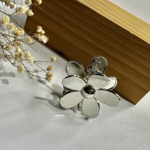 Pinza Flor Plateada